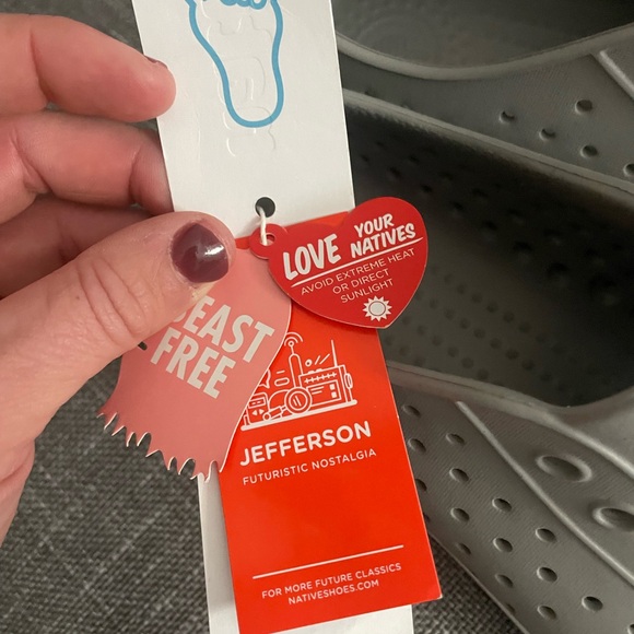 Native water shoes gray size 10 - Picture 6 of 9